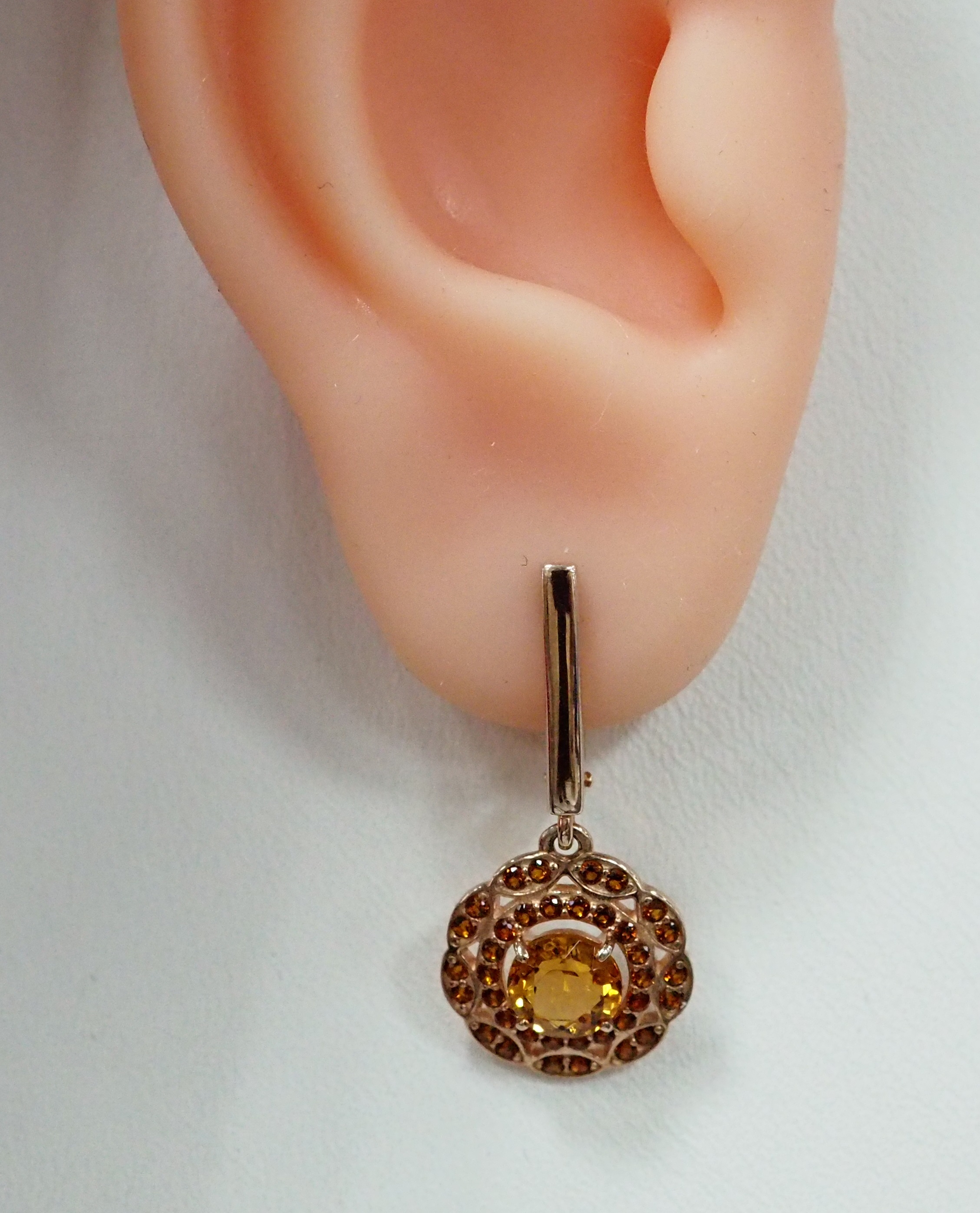 Серебряные серьги 925 пробы; вставки 2 Цитрин; 72 Фианит корич.;